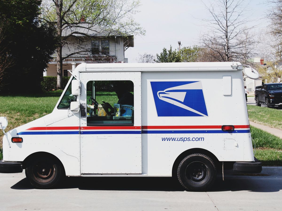 Sunday Mail Mystery Solved: Here's When USPS Actually Delivers