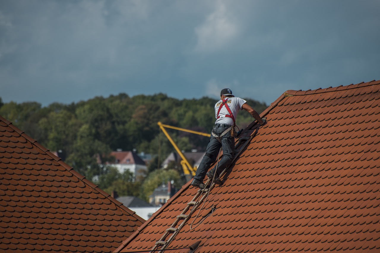 10 Advantages of Replacing the Roof of Your Rental Properties
