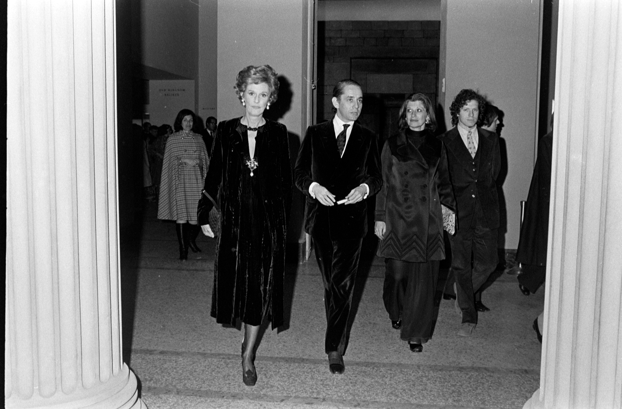(L-R, foreground) Barbara 'Babe' Cushing Mortimer Paley, guest, Marion Javits, and Stephen Paley attend a lecture at the Metropolitan Museum of Art in New York City on October 29, 1974.