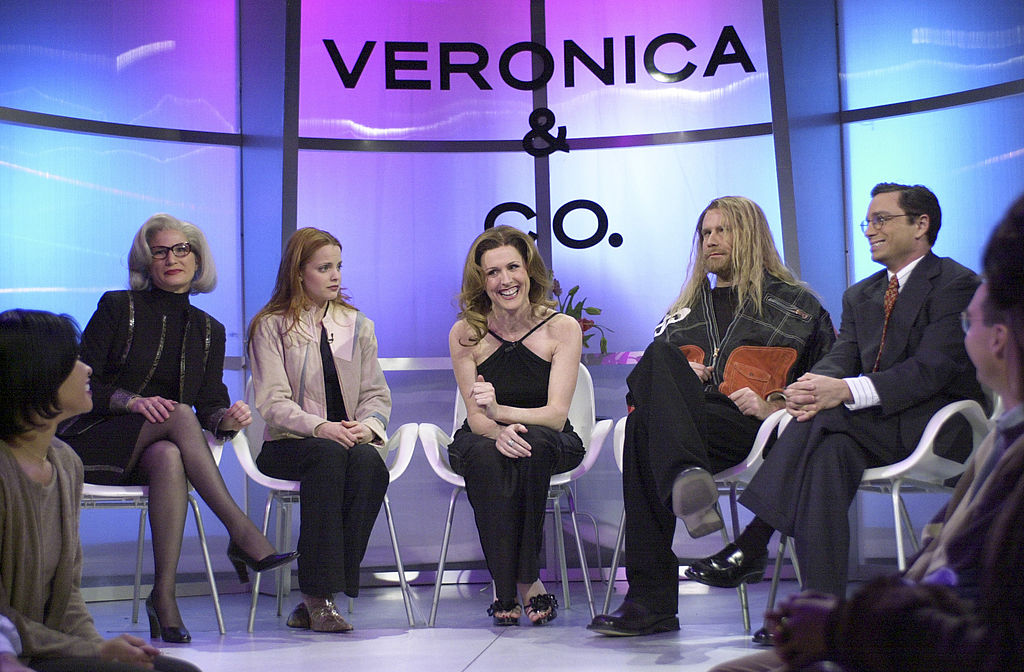 SATURDAY NIGHT LIVE -- Episode 10 -- Aired 01/20/2001 -- Pictured: (l-r) Ana Gasteyer as Estelle Cabot, Mena Suvari as Katrina Pinch, Molly Shannon as Veronica Kilvere, Will Farrell as Hendrik Ver Hoonen, Chris Kattan as Mike Daniels during "Veronica & Co." skit (Photo by Mary Ellen Matthews/NBCU Photo Bank/NBCUniversal via Getty Images via Getty Images)