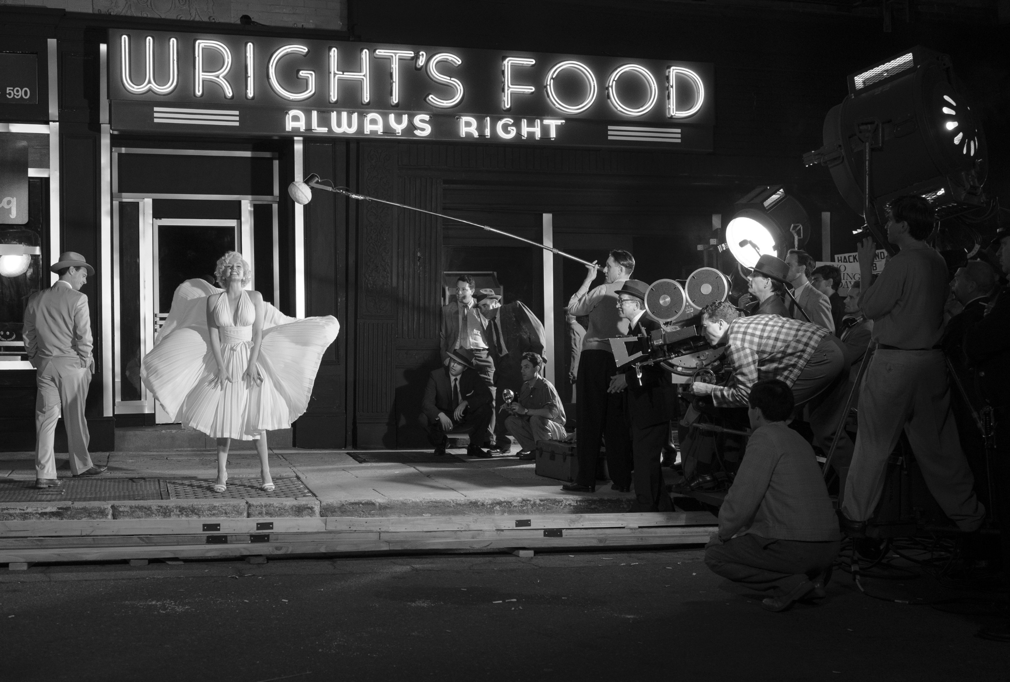 Ana De Armas, Marilyn Monroe, Blonde, the seven year itch, dress