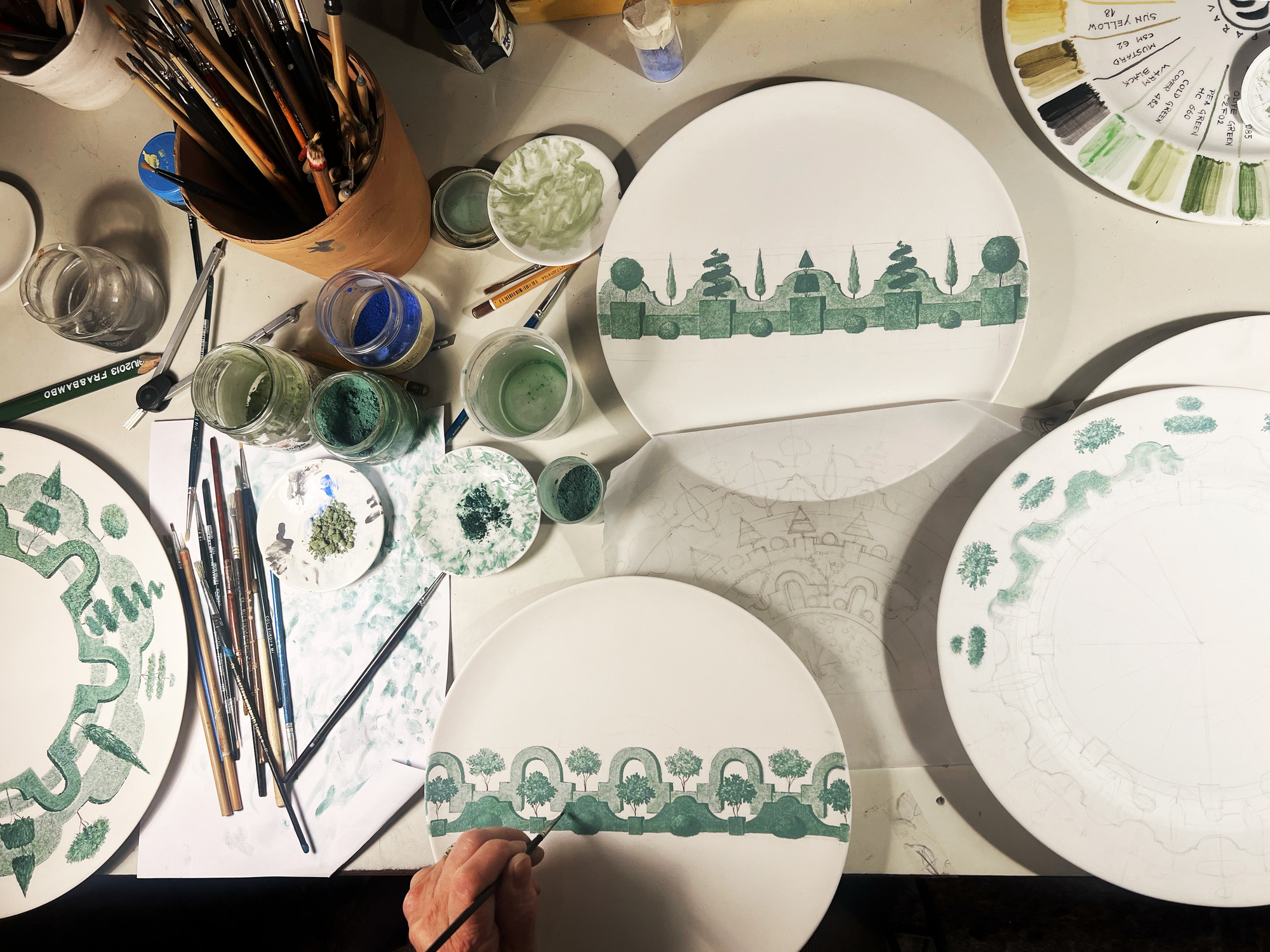 Laboratorio Paravicini and Mary Lennox's collaboration hand-painted plates.