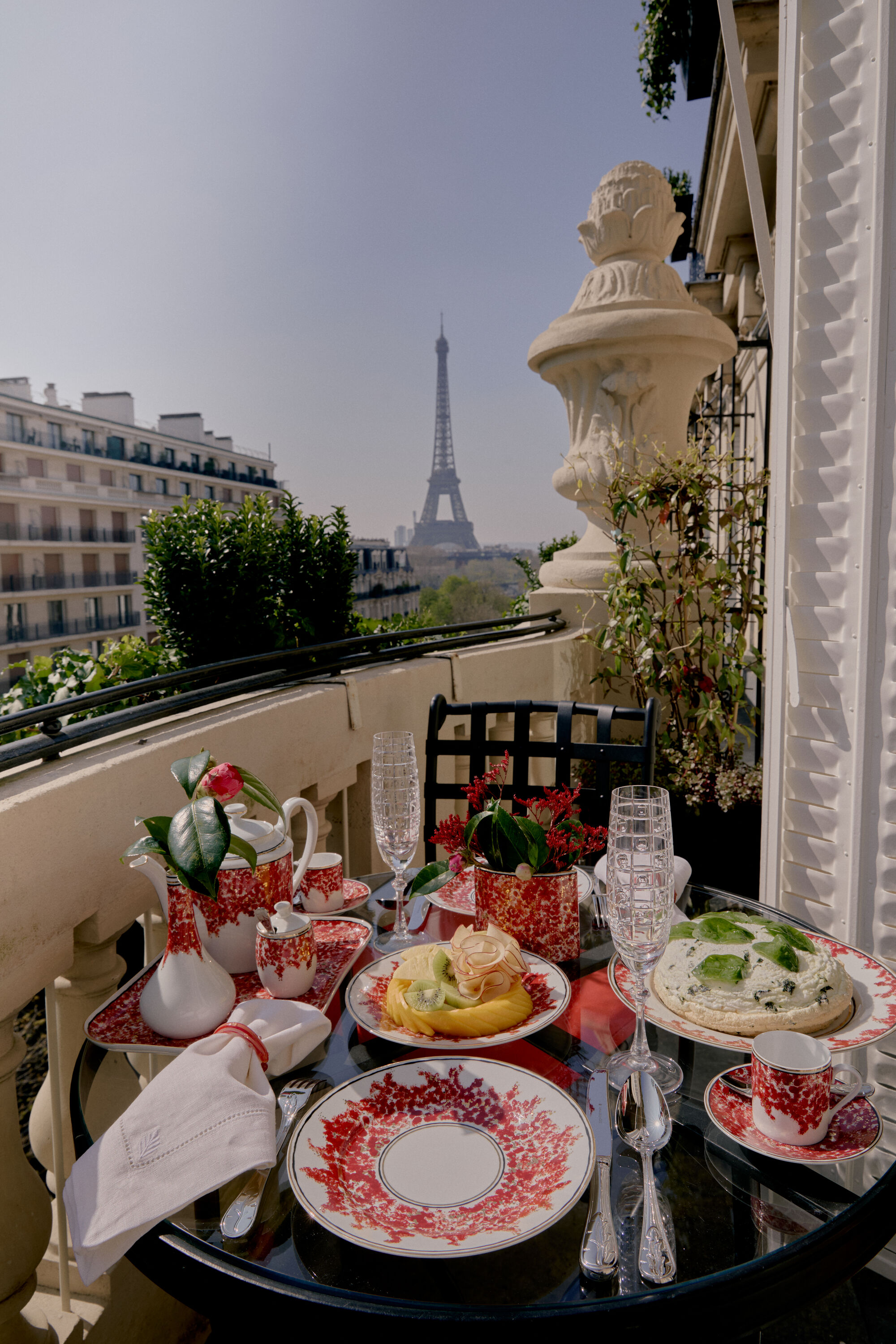 Tania Bulhões Plaza Athénée collection displayed on the terrace of the hotel Plaza Athénée