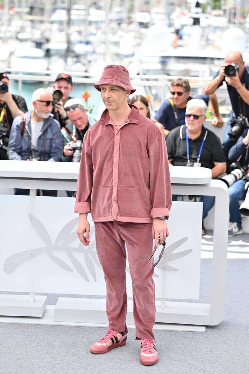 Jeremy Strong bucket hat at the Jury Photocall - 78th Cannes Film Festival held at Palais des Festivals on May 13, 2025 in Cannes, France.